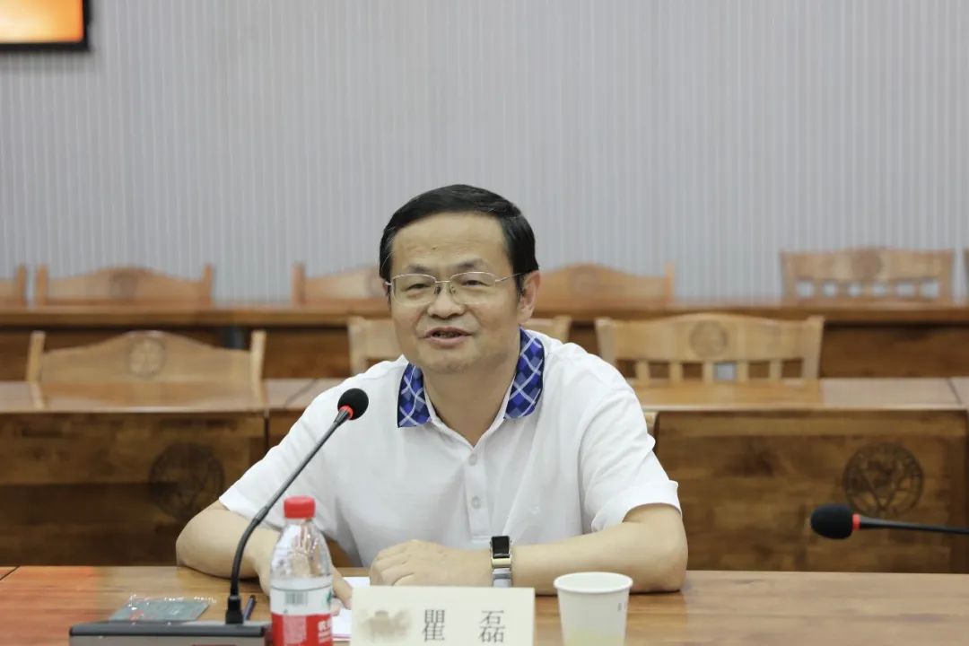 开云(中国)kaiyun·官方网页版,与东南大学签订产学研战略合作协议，瞿磊获颁“东南大学至善教育贡献奖”